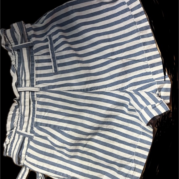 Large Forever 21 stripped high waist shorts ( measurements in description) - Picture 2 of 3